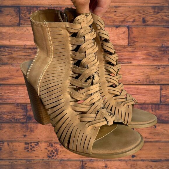 5 for $25🔥Dolce Vita Tan Alyson Peep Toe Bootie Size 9 1/2 - Picture 1 of 9
